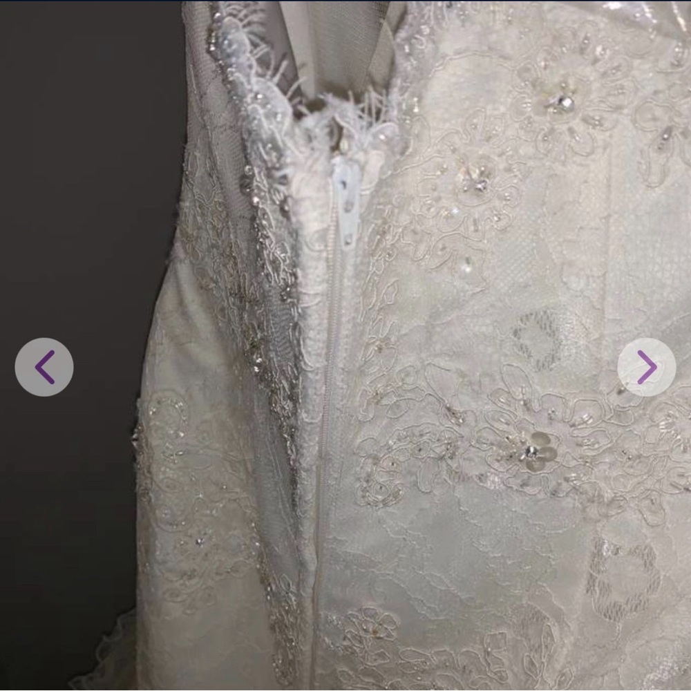 Wedding dress 👰🏻, formal, ruffle, rhinestone, and lace. - Picture 6 of 12